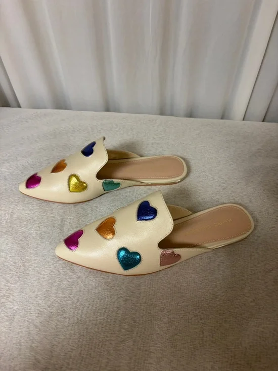 NIB Kurt Geiger Otter Love Beige Leather Heart-Accent Slip-On Mules - Size 7 - Picture 2 of 7